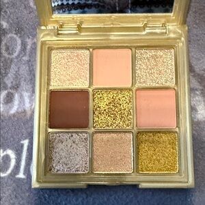 HUDA BEAUTY Shimmering Gold and Brown Eyeshadow Palette